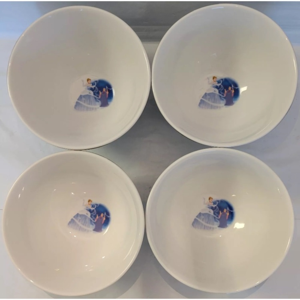 Zrike Disney Princess - Cinderella - Fairy Godmother Bowls Cereal Set of 4